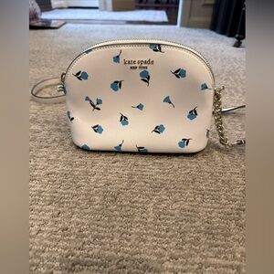 Kate Spade Spencer Dainty Bloom Dome Cream and Blue Floral Crossbody Bag EUC